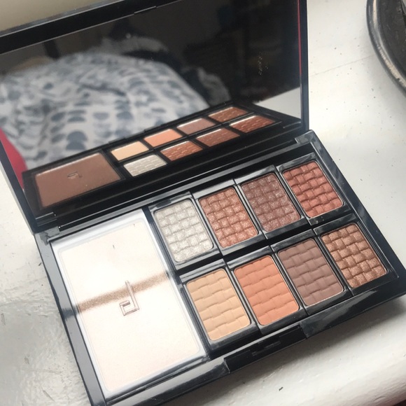 Doucce Freematic Eyeshadow Pro Palette - Picture 3 of 4